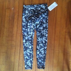 Rare!! NWT Lululemon Wunder Under tight